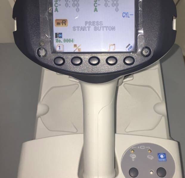 Nidek HandyRef-K Handheld Ref/Keratometer