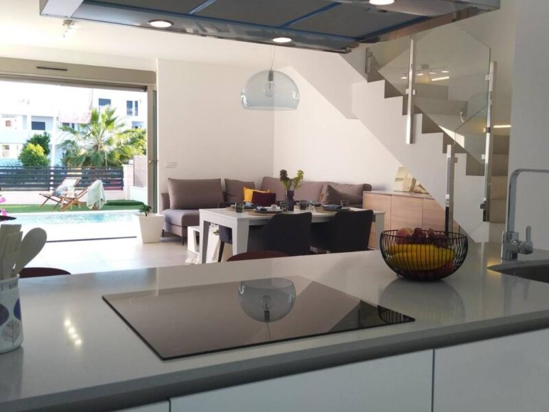 MODERN NEW BUILD VILLAS IN VILLAMARTIN