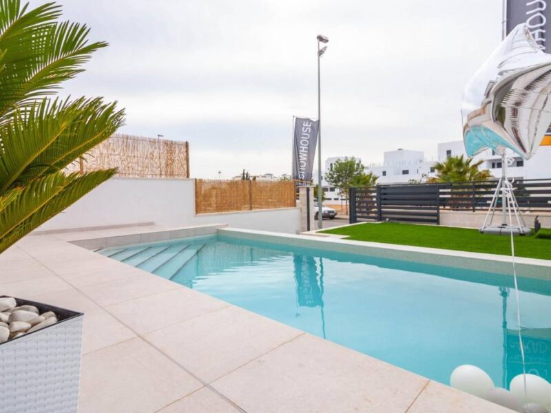 MODERN NEW BUILD VILLAS IN VILLAMARTIN